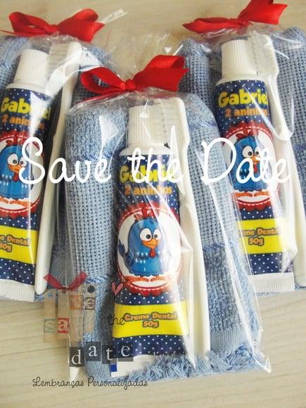Kit Dental com Toalha Galinha Pintadinha