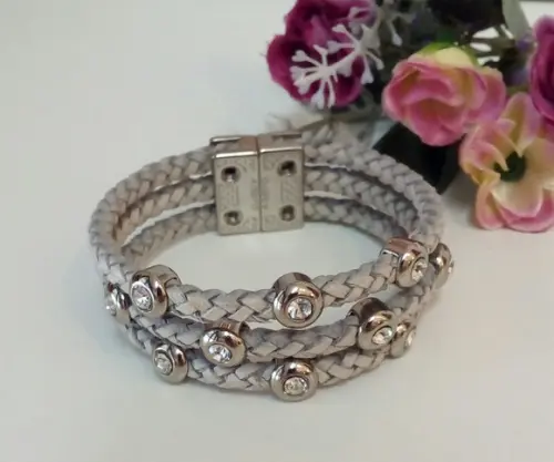 Pulseira em Couro Cinza c/ Ponto de Luz