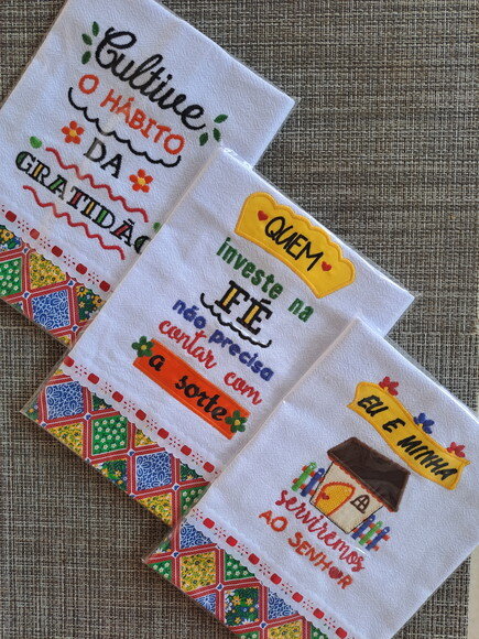 Kit 5 Panos de Prato Bordados com Frases Motivasionais!