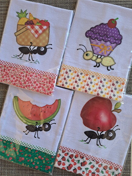 Kit 8 Panos de Prato Patchwork com Viés de Algodão.