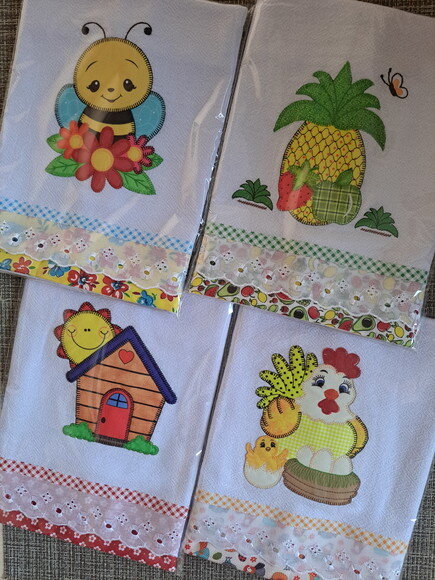 Kit 10 Panos de Prato Patchwork Sortidos com Bordado Inglês.