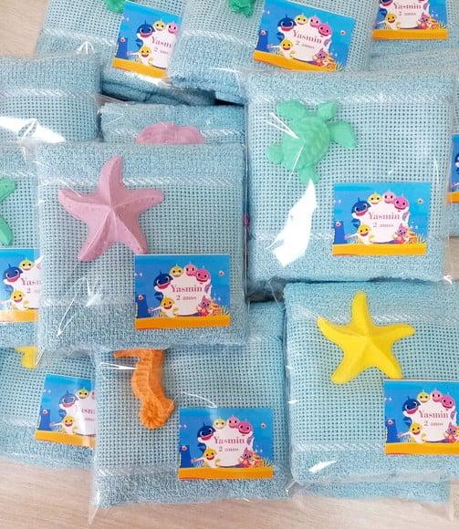 Lembrancinha Baby Shark, Toalhinha com Sabonete
