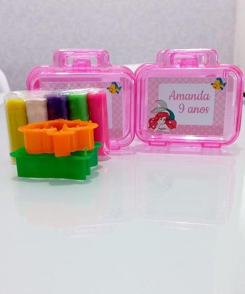 Lembrancinha Sereia Ariel, Maletinha com Massinha
