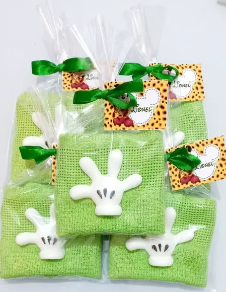 Lembrancinha Mickey Safari