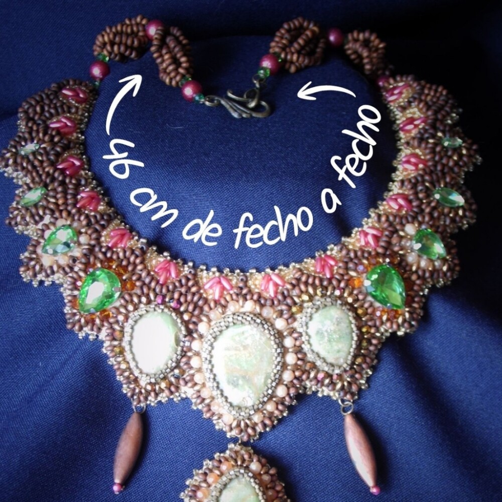 Moda 2026 Feminina Maxi Colar Esmeralda de Bordado com Miçangas