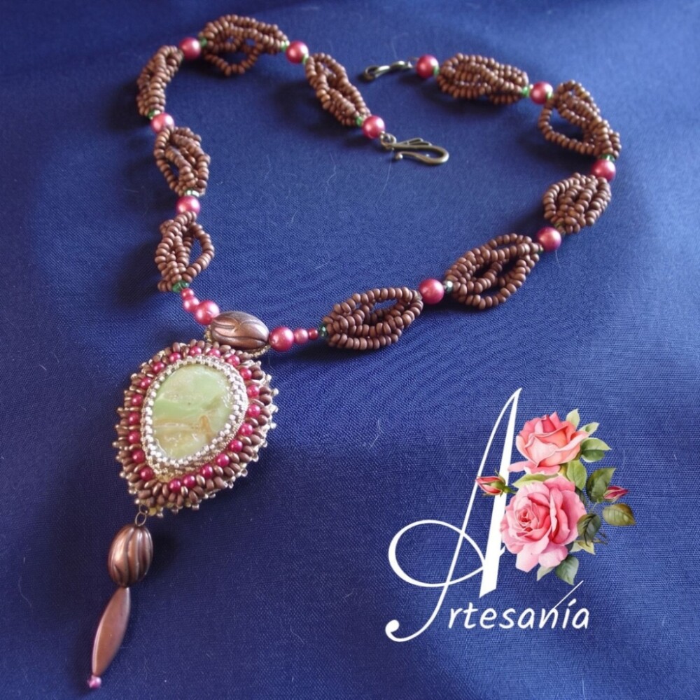 Moda Feminina Colar Esmeralda de Bordado com Miçangas Feito à