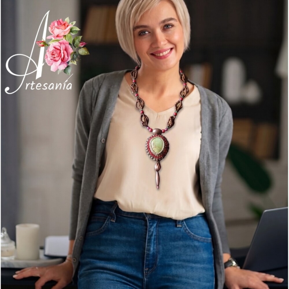 Moda Feminina Colar Esmeralda de Bordado com Miçangas Feito à