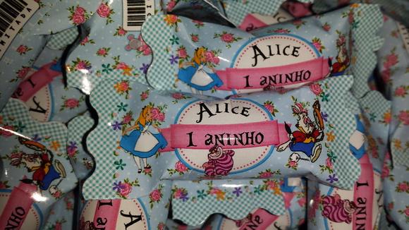 Bala Alice no País das Maravilhas