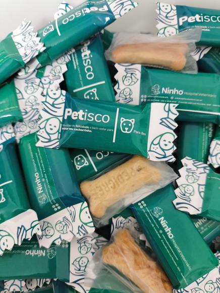 100 Petisco para Cães e 100 para Gatos