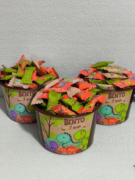 3 Baldes com 100 Balas Cada Dino Baby
