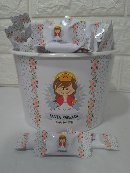 1 Balde com 100 Balas Santa Bárbara