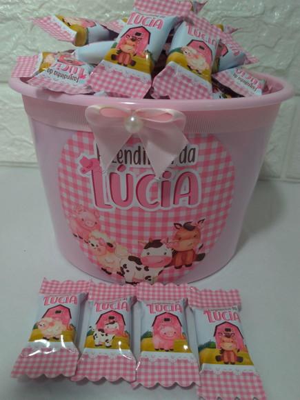 1 Balde com 100 Balas Fazendinha Rosa