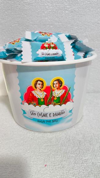1 Balde Com 100 Balas Cosme E Damião