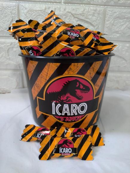 1 Balde com 100 balas Jurassic Park