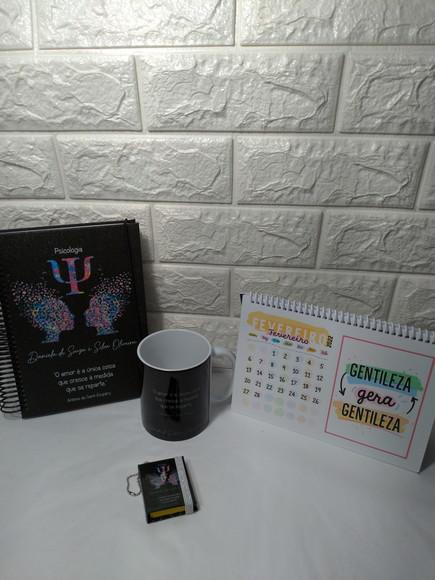 Kit agenda, caneca, calendário e post-it