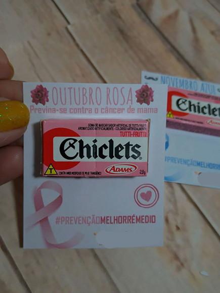 Brinde Outubro Rosa chiclete