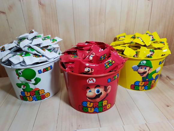 3 Baldes com balas Mário Bross