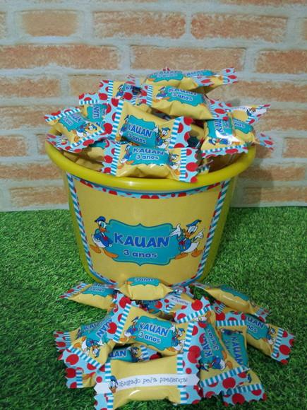 Balde com balas pato donald