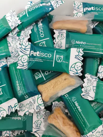 100 Petisco para Cães e 100 para Gatos