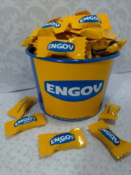 1 Baldinho com 100 Balas Boteco (engov)