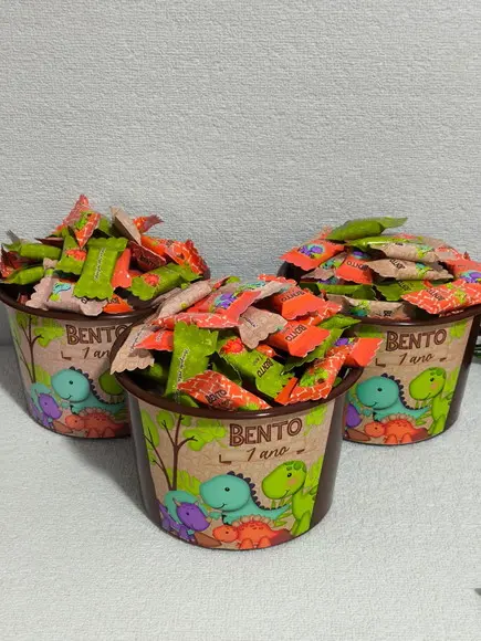 3 Baldes com 100 Balas Cada Dino Baby