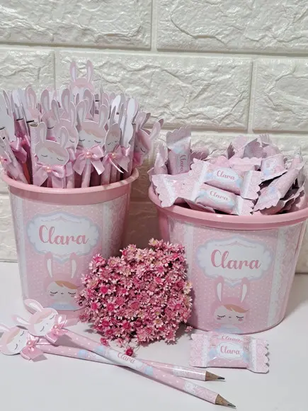 100 Balas e 50 Lápis Boneca Metoo Rosa