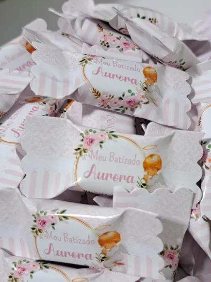 1 Balde com 100 Balas Personalizadas Batizado