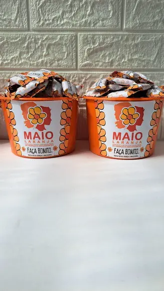 2 Baldes com 100 Balas - Maio Laranja