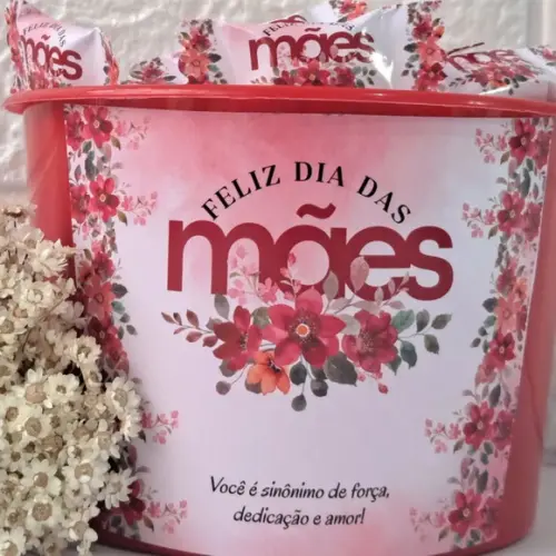1 Baldinho com 100 Balinhas Dia das Mães