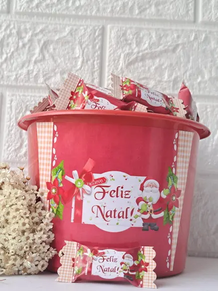 2 Baldes com 100 Balas Cada Feliz Natal