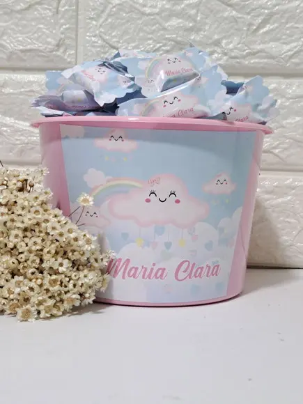 1 Balde com 100 Balas Chuva de Amor