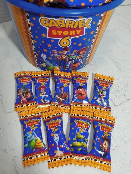 1 Balde com 100 Balas Toy Story