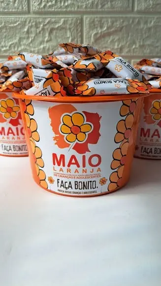 1 Balde e 100 Balas Maio Laranja Pronta Entrega