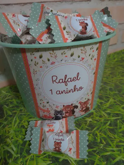 Kit 1 Balde com 100 Balas Bosque