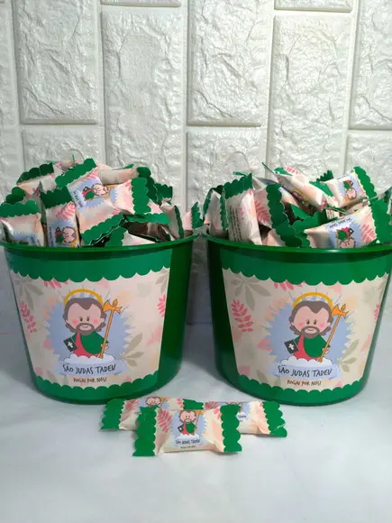 2 Baldes com 100 Balas Cada Santo Expedito