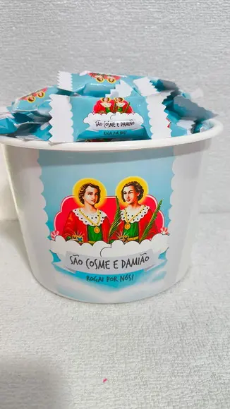 1 Balde Com 100 Balas Cosme E Damião