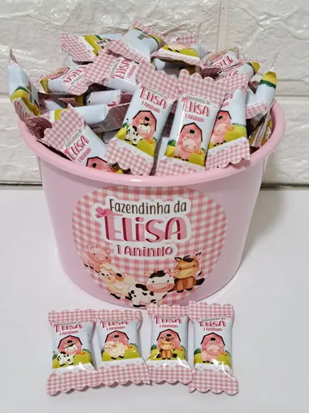 1 balde com 100 Balas Fazendinha Rosa