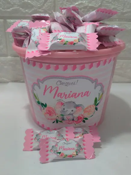 1 balde com 100 Balas Elefantinho rosa e cinza