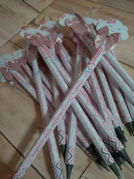 10 Lápis Personalizados Chuva de Amor