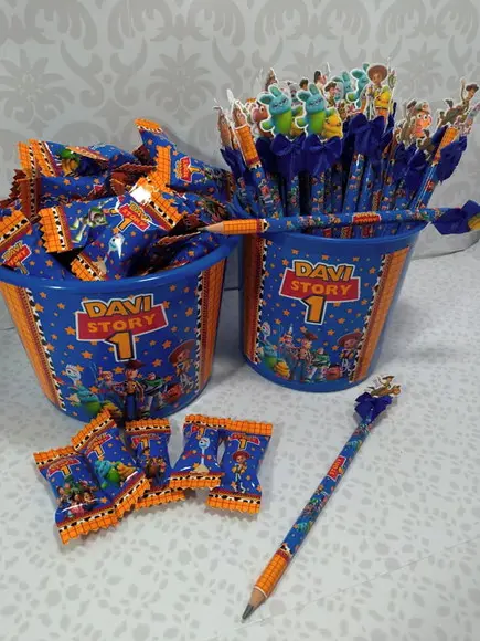 100 Balas e 50 Lápis Toy Story
