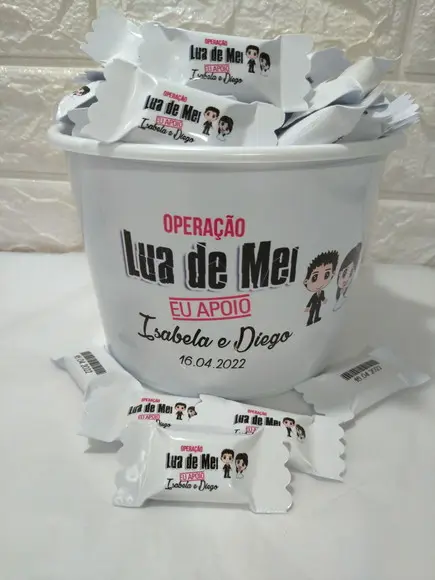 Balde com 100 balas operação Lua de mel