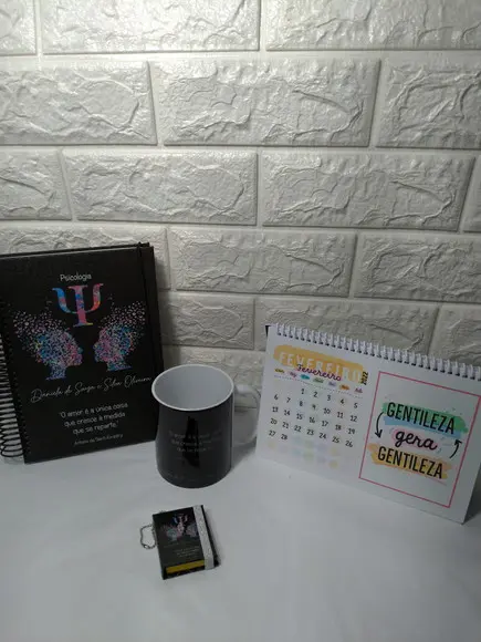 Kit agenda, caneca, calendário e post-it