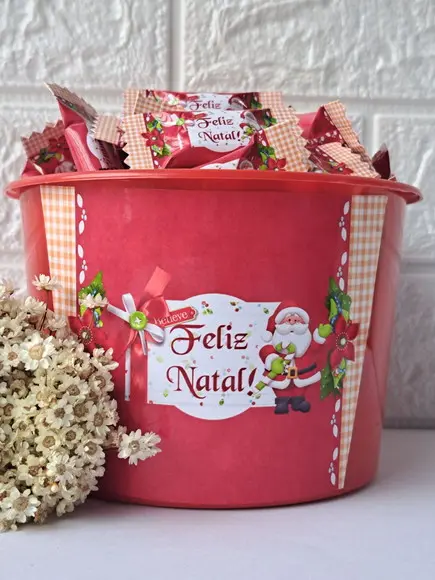 1 Balde com 100 Balas Feliz Natal