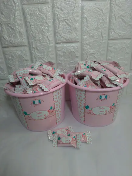 2 Baldes com balas jardim encantado