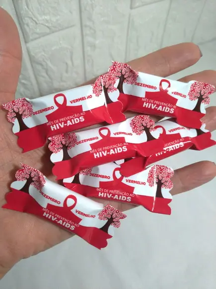 100 Balas dezembro vermelho