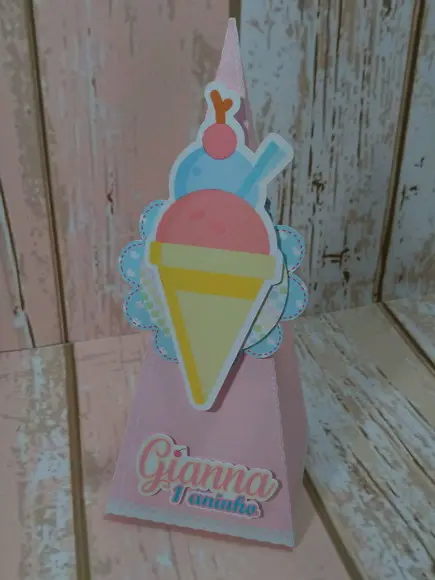 Caixa Piramide confeitaria