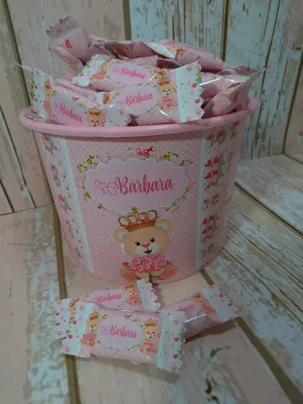 Kit 1 Balde com 100 balas Ursinha Princesa