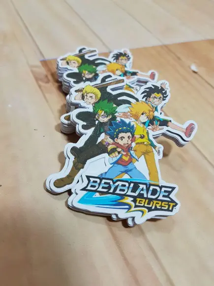 Aplique beyblade (Kit com 20 unidades)