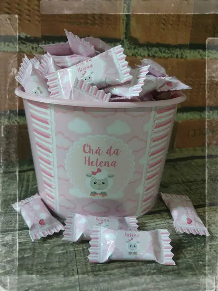Kit 1 Balde com 100 balas ovelhinha