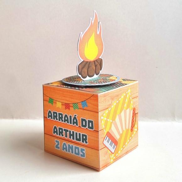 Caixa Cubo - Festa Junina Menino